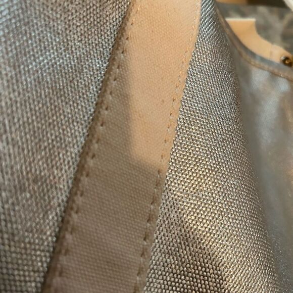 Land's End Faux leather canvas tote 5 pocket silver cream Embroidered Leola - Picture 6 of 15